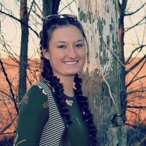 Meet your Posher, Kayla